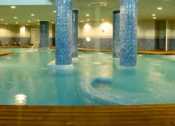 HOTEL ILLOT SUITE & SPA interior piscina