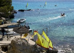 DIVERSION ACUATICA CENTROS DE DEPORTES ACUATICOS mar windsurf actividades lancha