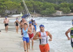 Triathlon Cala Agulla playa triathlon carrera