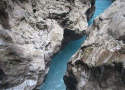 Auténtica aventura en plena naturaleza rocas escalada agua