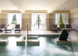 SPA VANITY HOTEL SUITE & SPA piscina interior